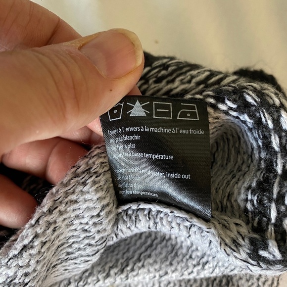 GUILTY Women's Gray/Black Nordic Acrylic Long Sleeve Lightweight Sweater Medium - Picture 9 of 14